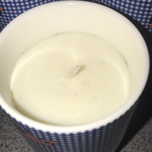 Vineyard Vines for Target Coconut 🥥 candle LAST ONE - Picture 2 of 3